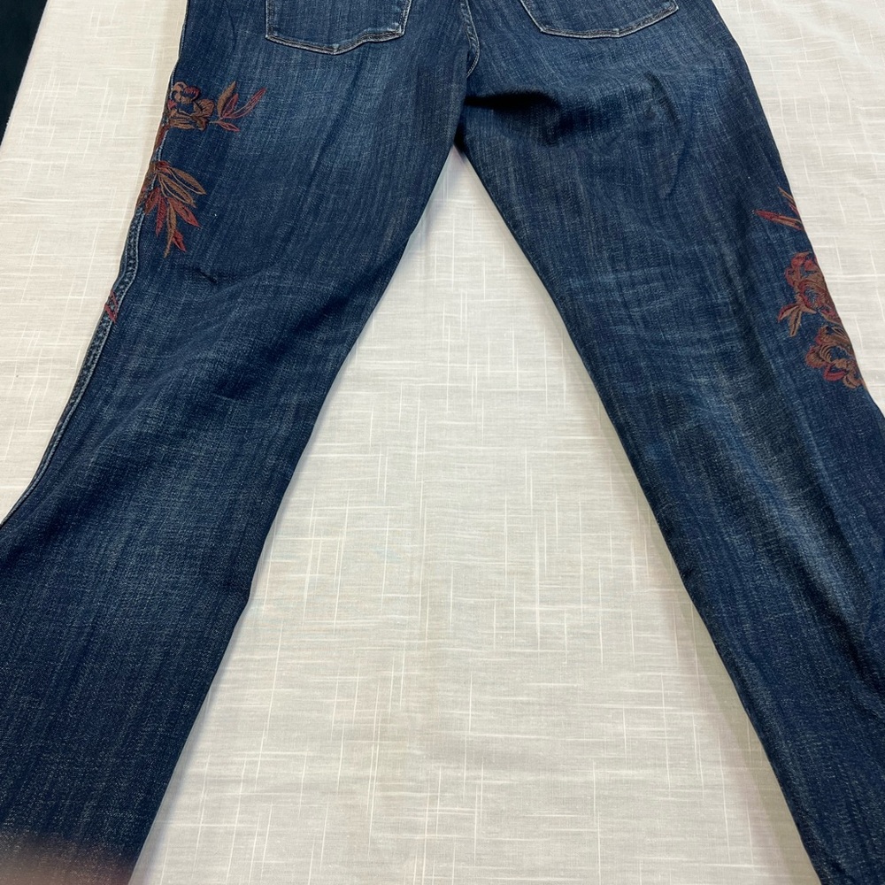 White House Black Market Embroidered Jeans - Picture 4 of 5